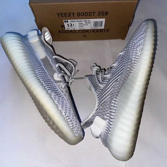 Adidas Yeezy Boost 350 V2 in Static - Picture 4 of 5
